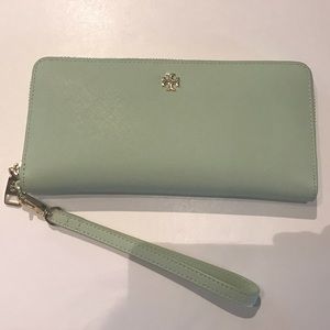 Tory Burch York Zip Passport Continental Wallet